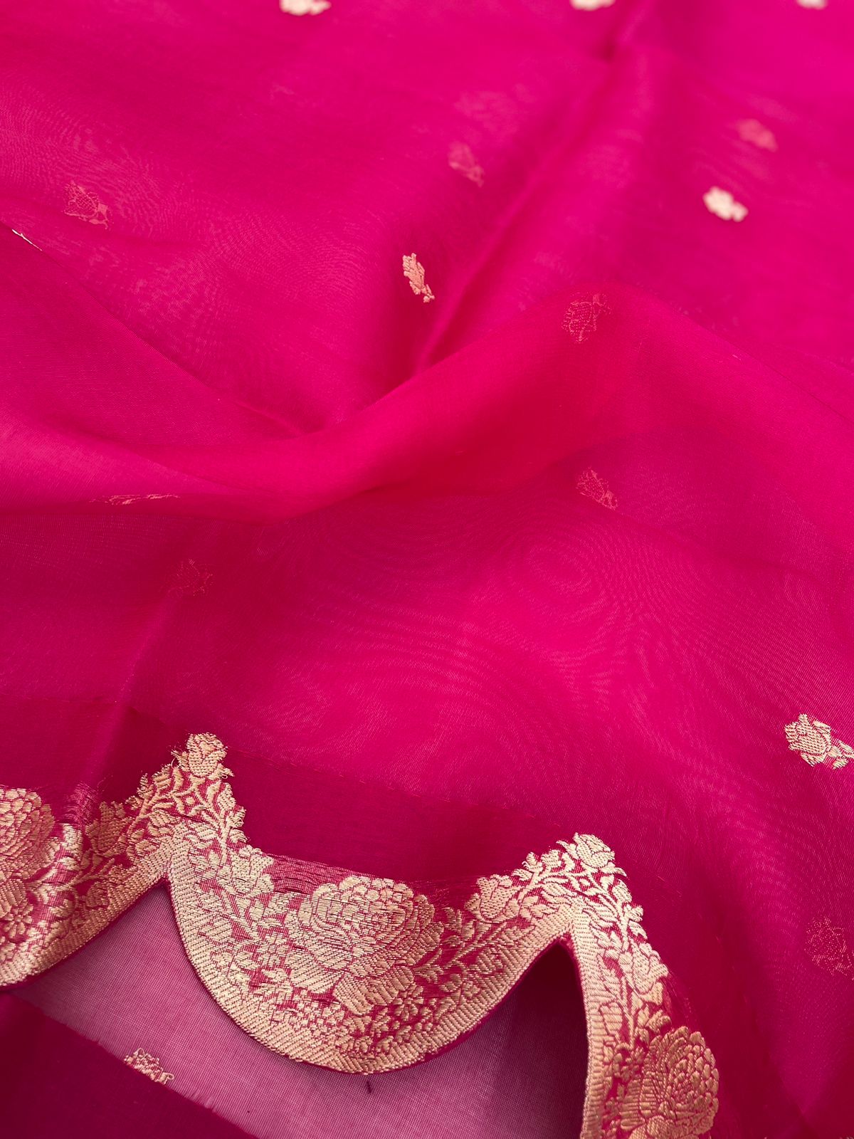 Red Handwoven Organza Kadhua Buti Banarasi Dupatta