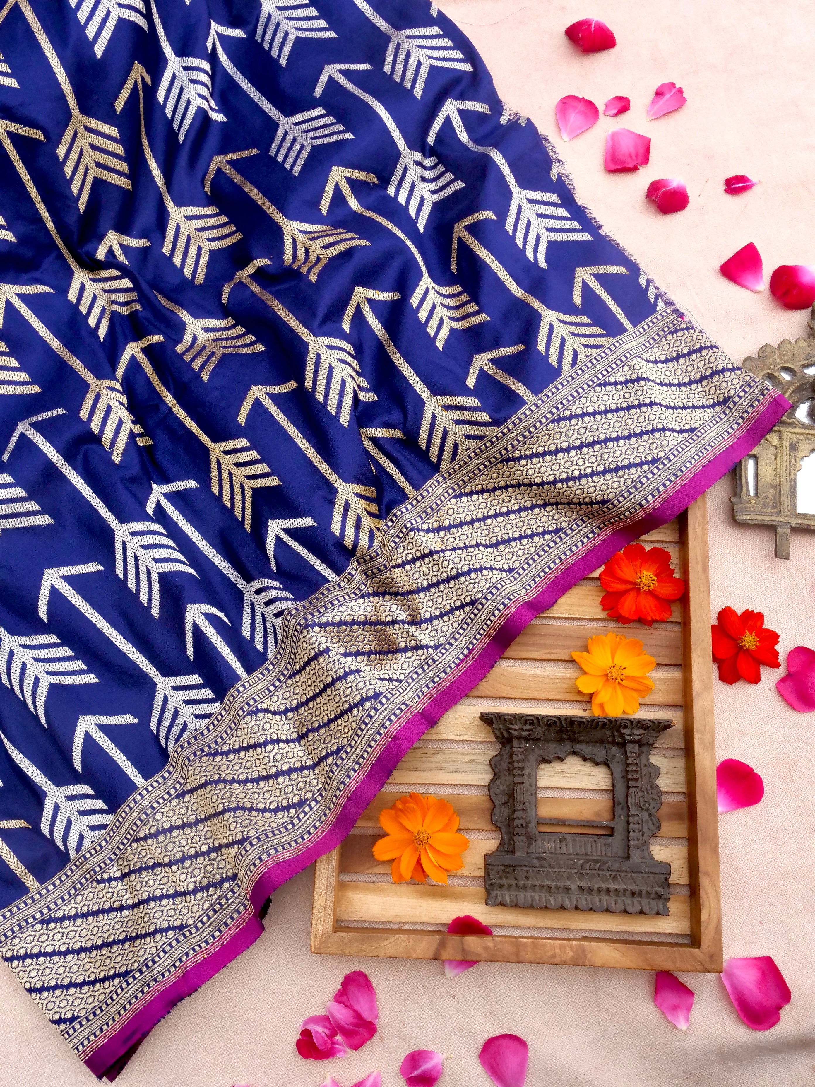 Navy Blue Handwoven Pure Kataan Kadhua Silk Benarasi Saree