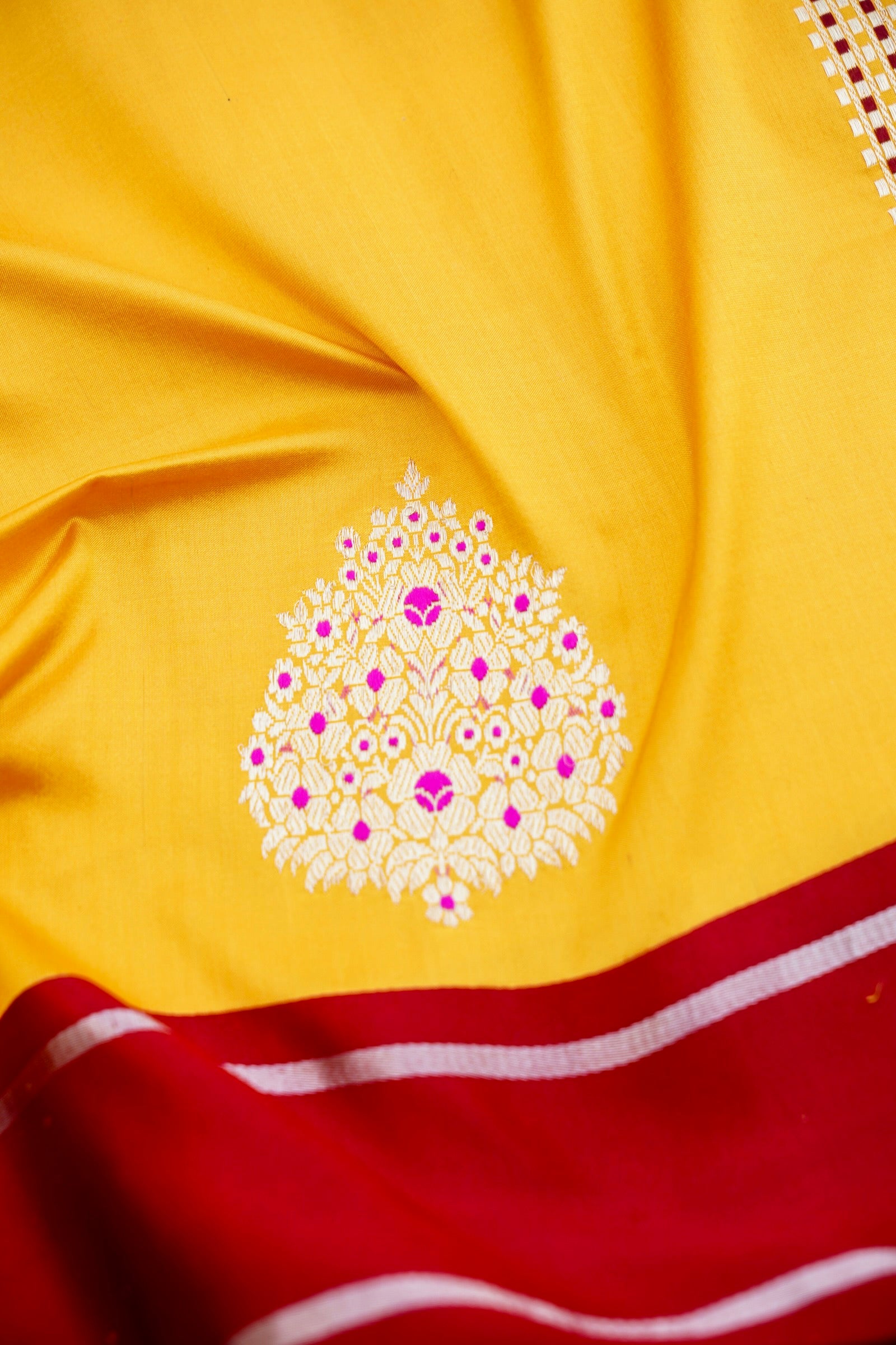 Yellow Handwoven Pure Kataan Silk Kadhua Buta Benarasi Saree