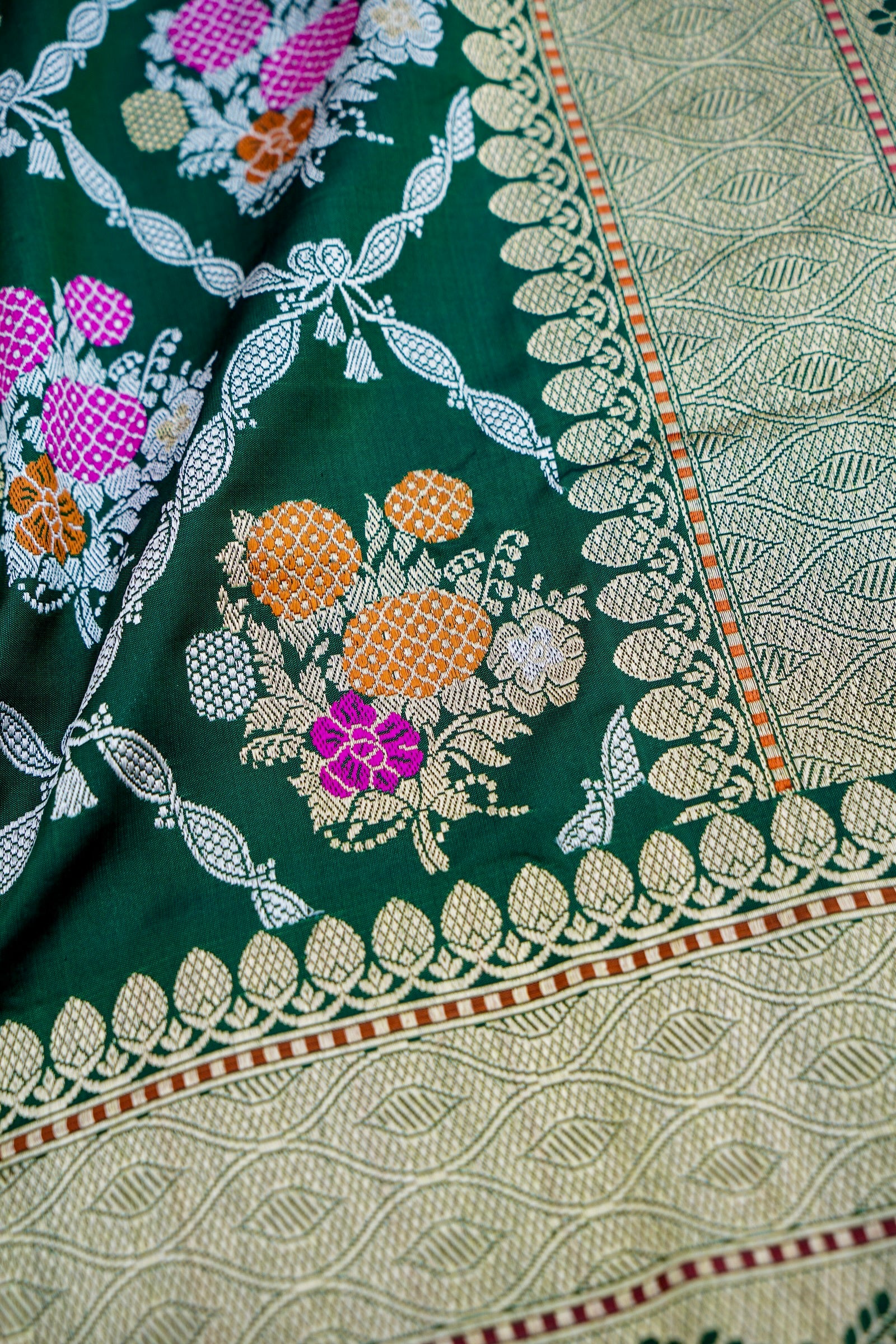 Green Handwoven Pure Kataan Silk Kadhua Jangla Banarasi Saree With Meenakari