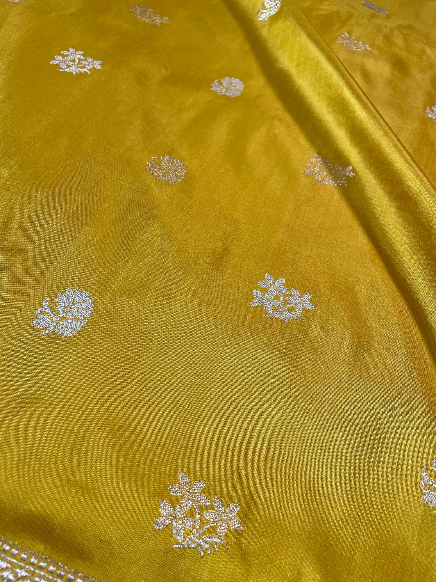 Mustard Yellow Kadhua Patta Buti Pure Silk Banarasi Saree