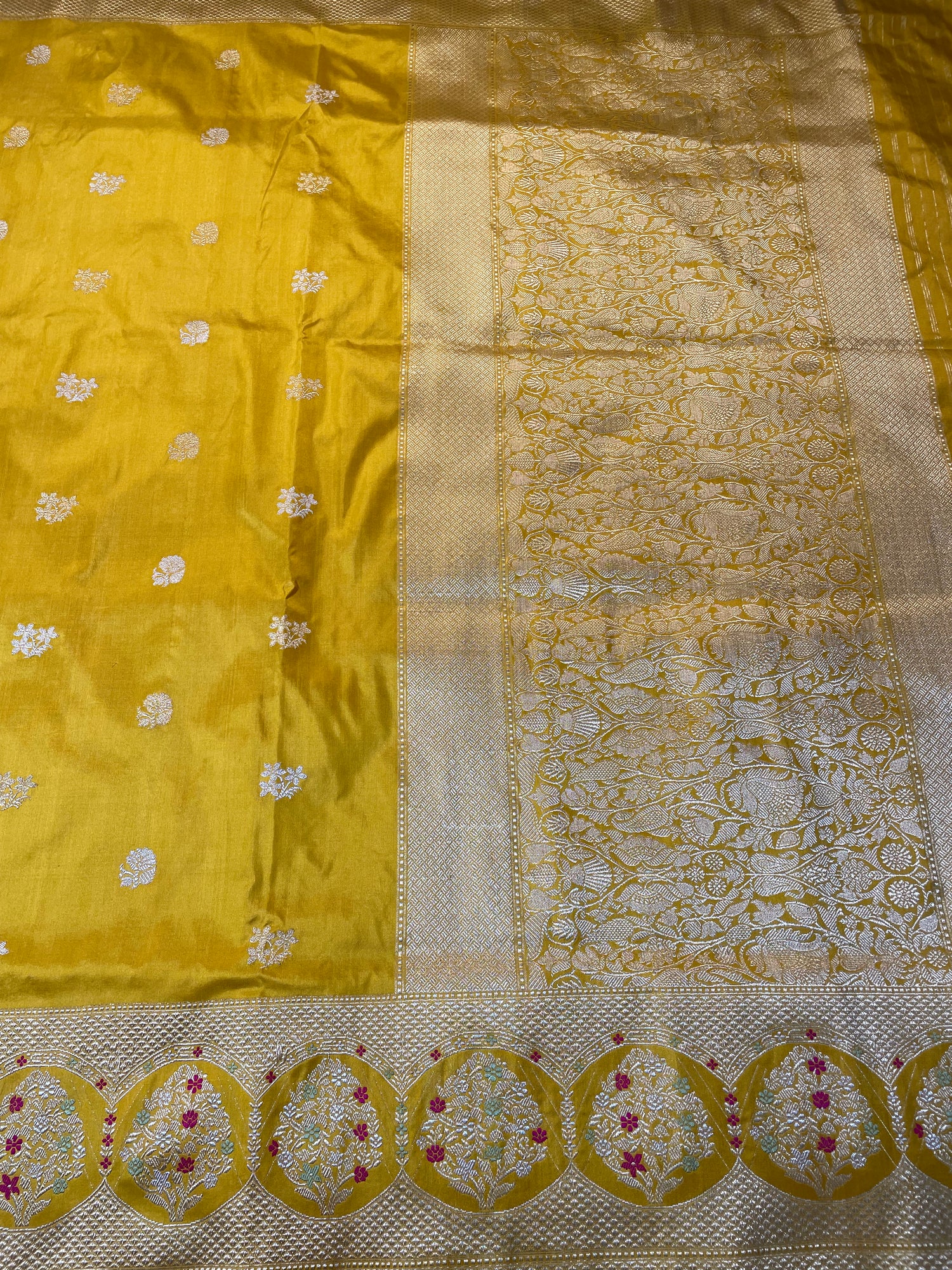 Mustard Yellow Kadhua Patta Buti Pure Silk Banarasi Saree