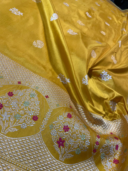 Mustard Yellow Kadhua Patta Buti Pure Silk Banarasi Saree