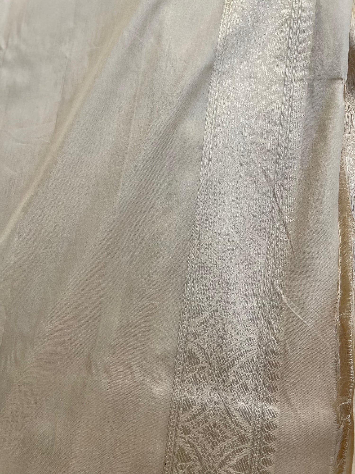Beige Handloom Banarasi Pure Silk Kadhua Saree