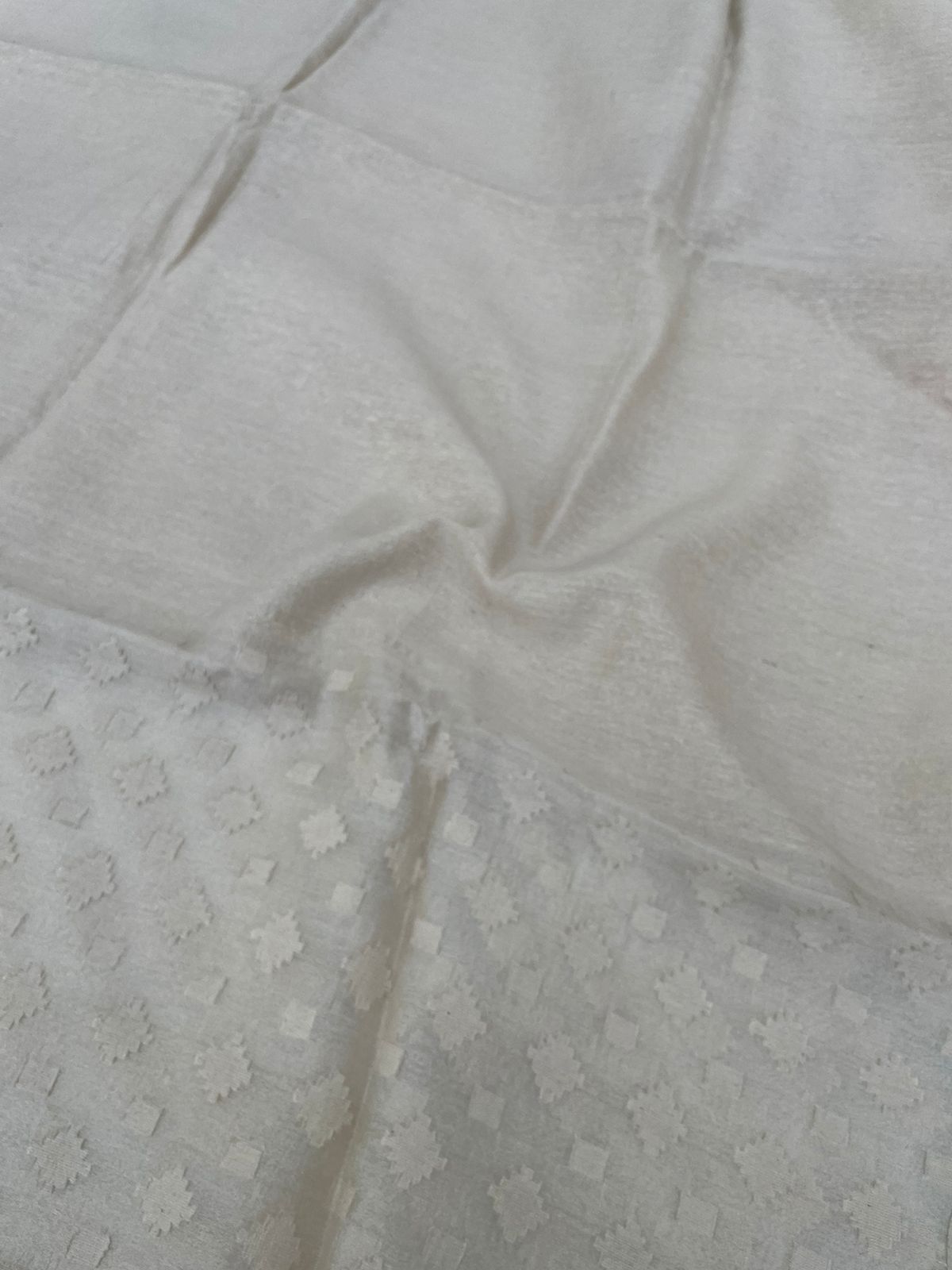 Dyeable White Handloom Pure Silk Dupatta