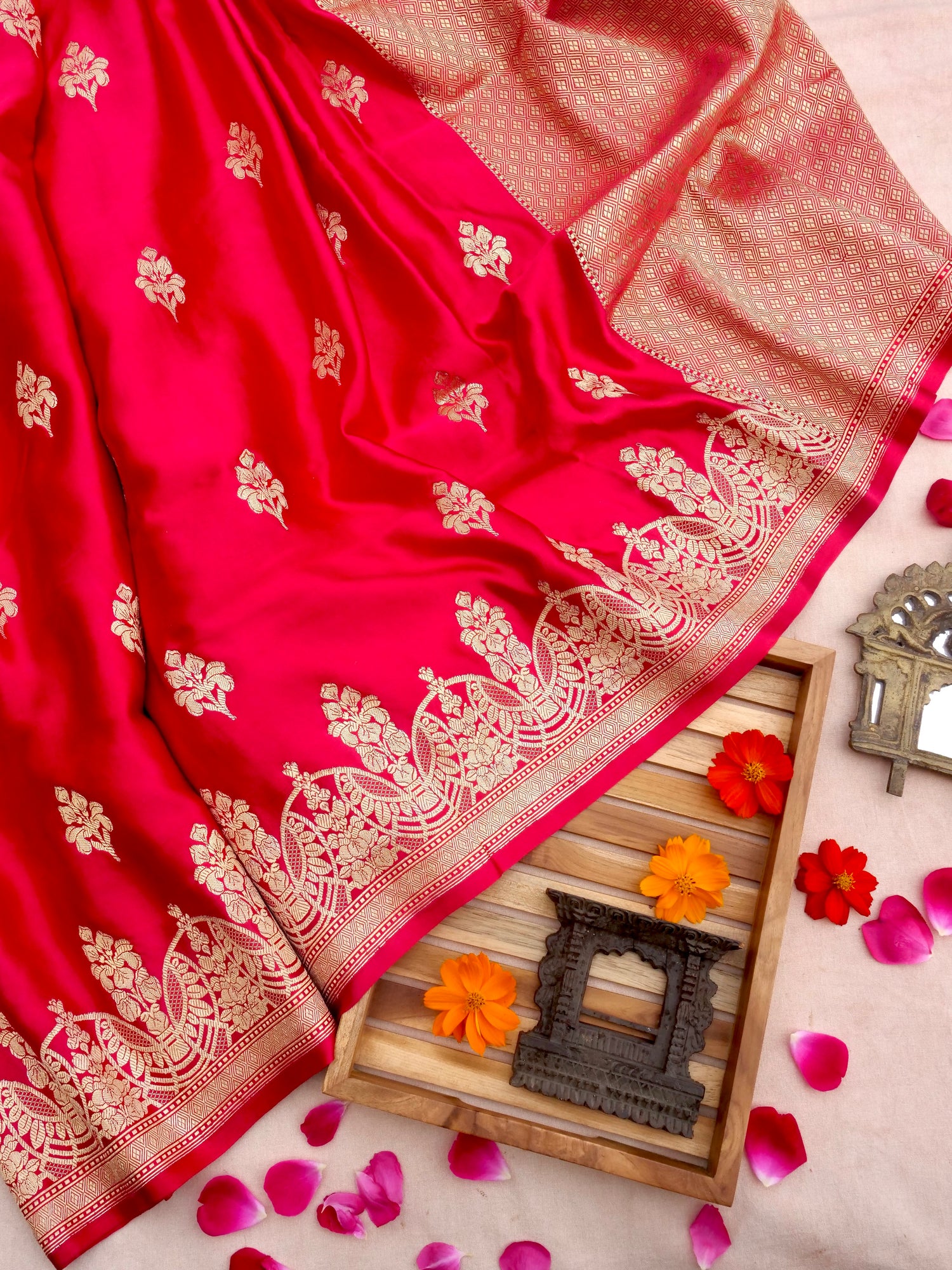 Red Handwoven Pure Satin Silk Banarasi Saree