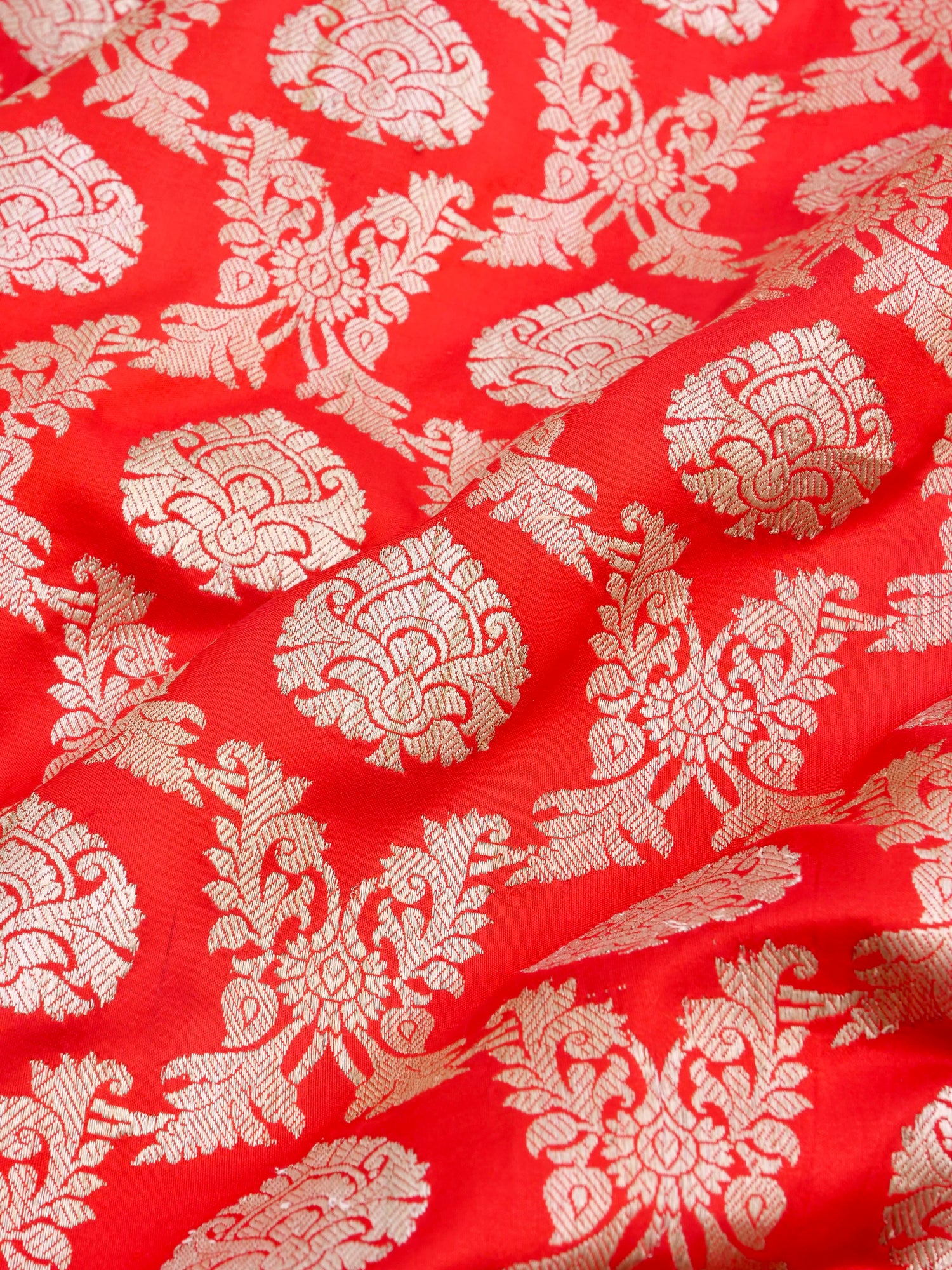 Red Handwoven Pure Kataan Silk Kadhua Jaal Benarasi Saree