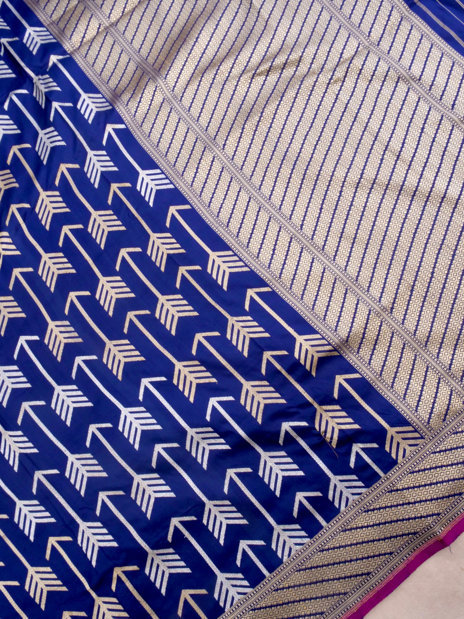 Navy Blue Handwoven Pure Kataan Kadhua Silk Benarasi Saree
