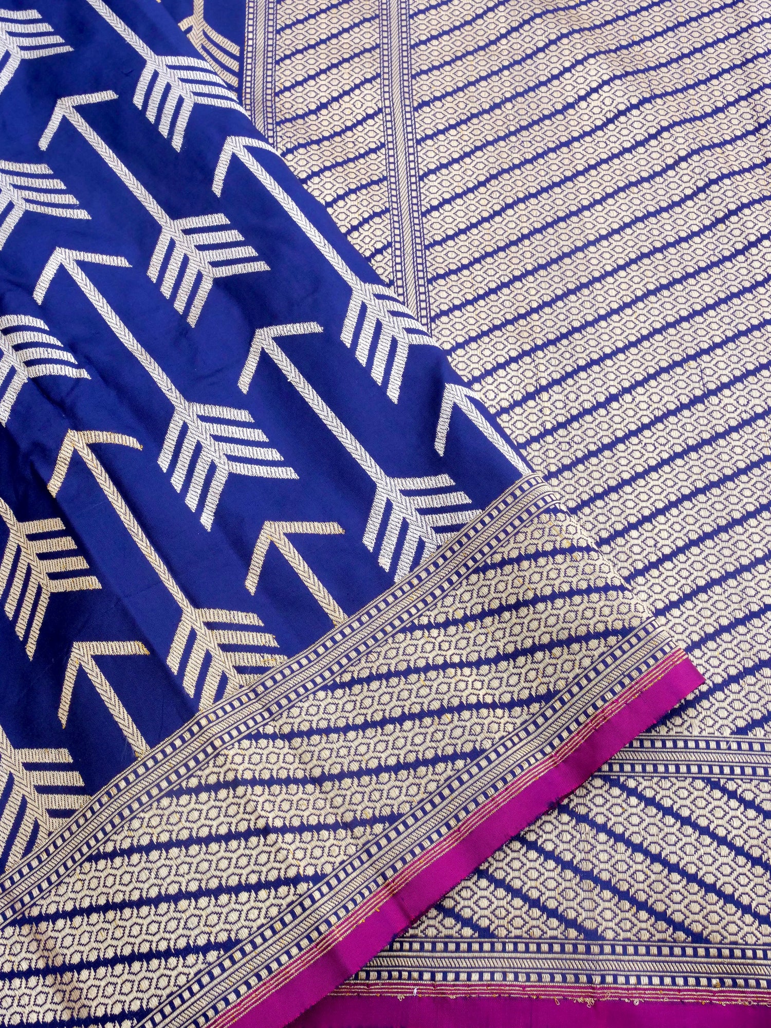 Navy Blue Handwoven Pure Kataan Kadhua Silk Benarasi Saree