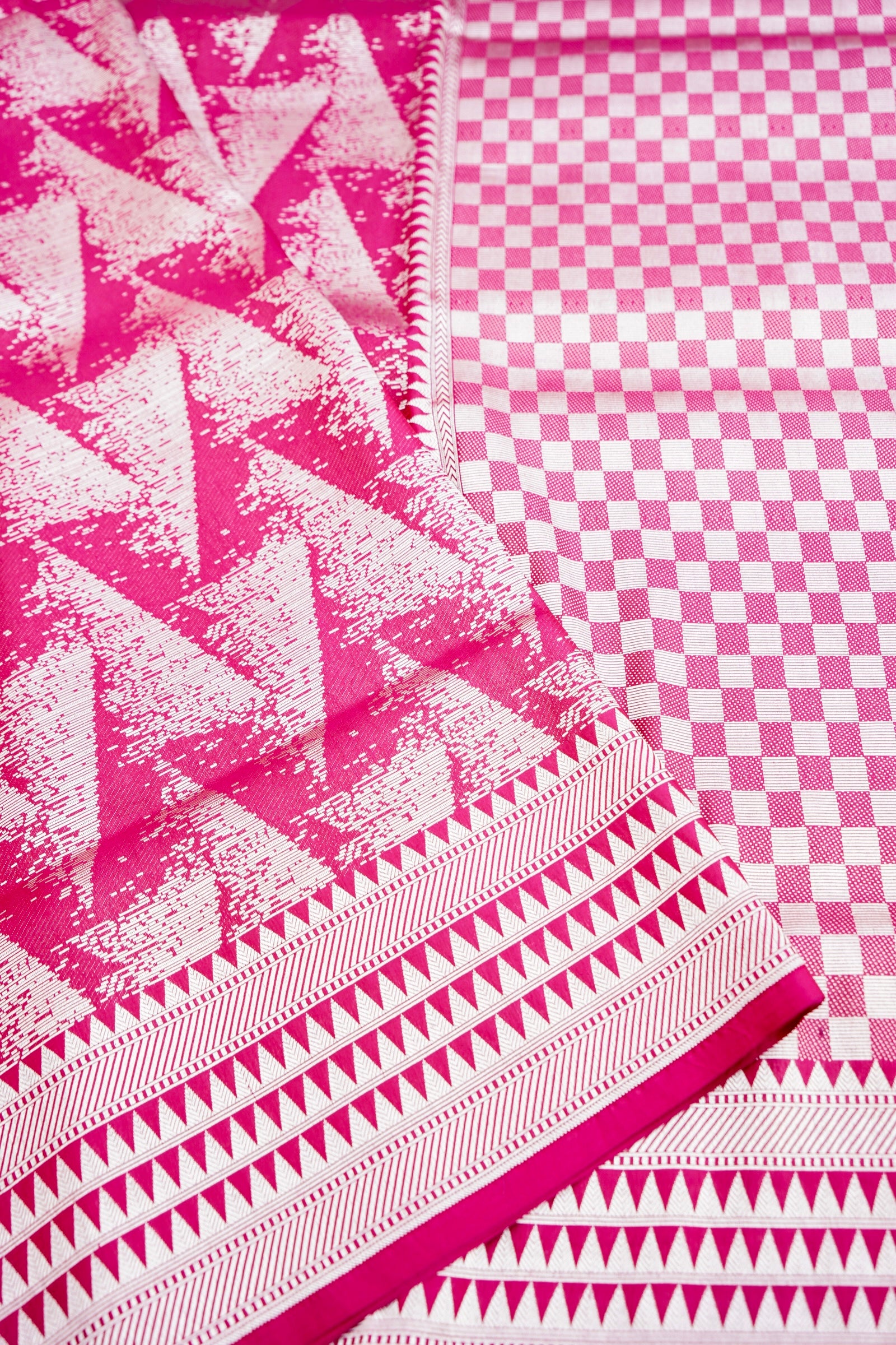 Red Handwoven Pure Kataan Silk Banarasi Saree