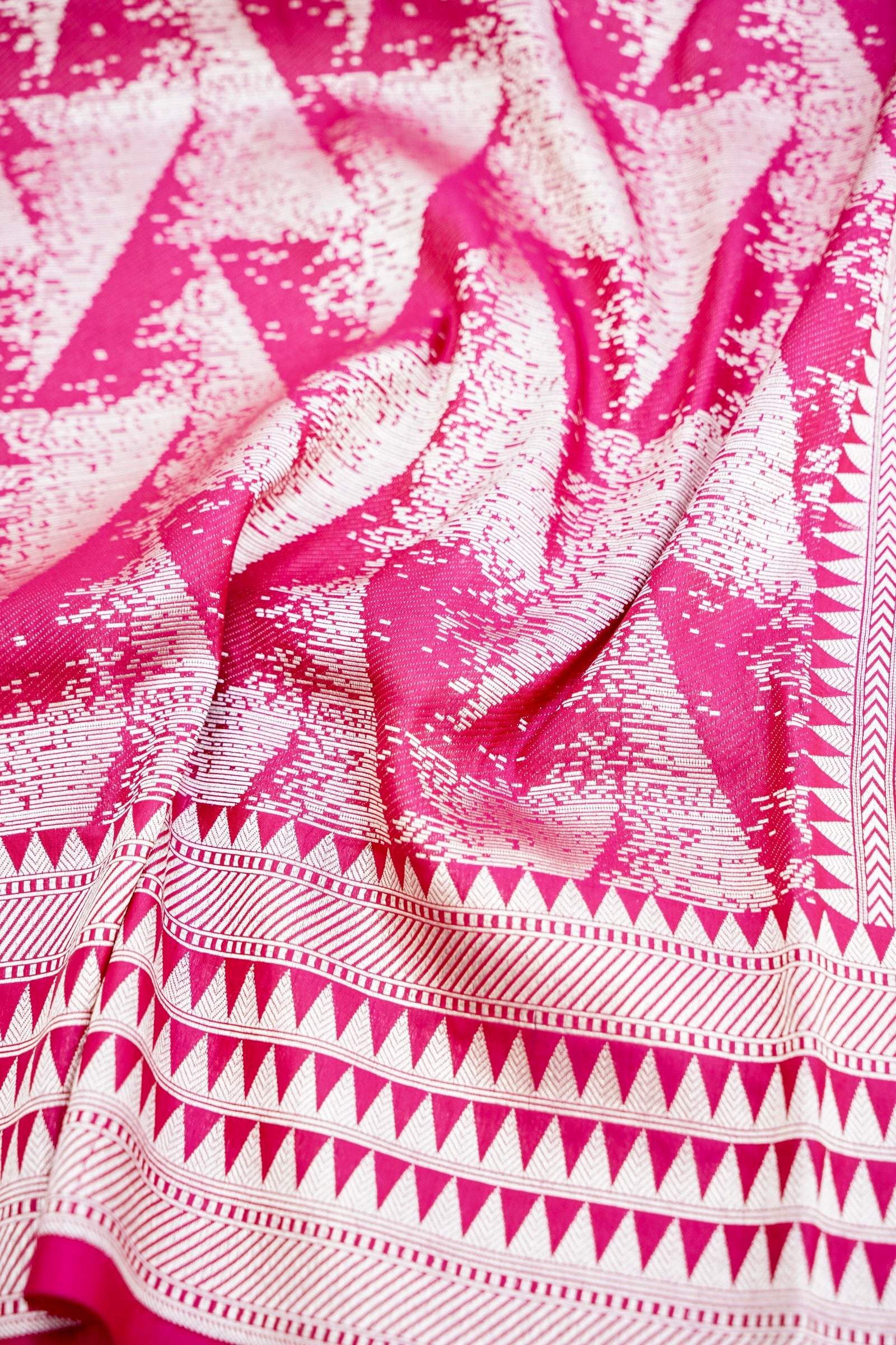 Red Handwoven Pure Kataan Silk Banarasi Saree