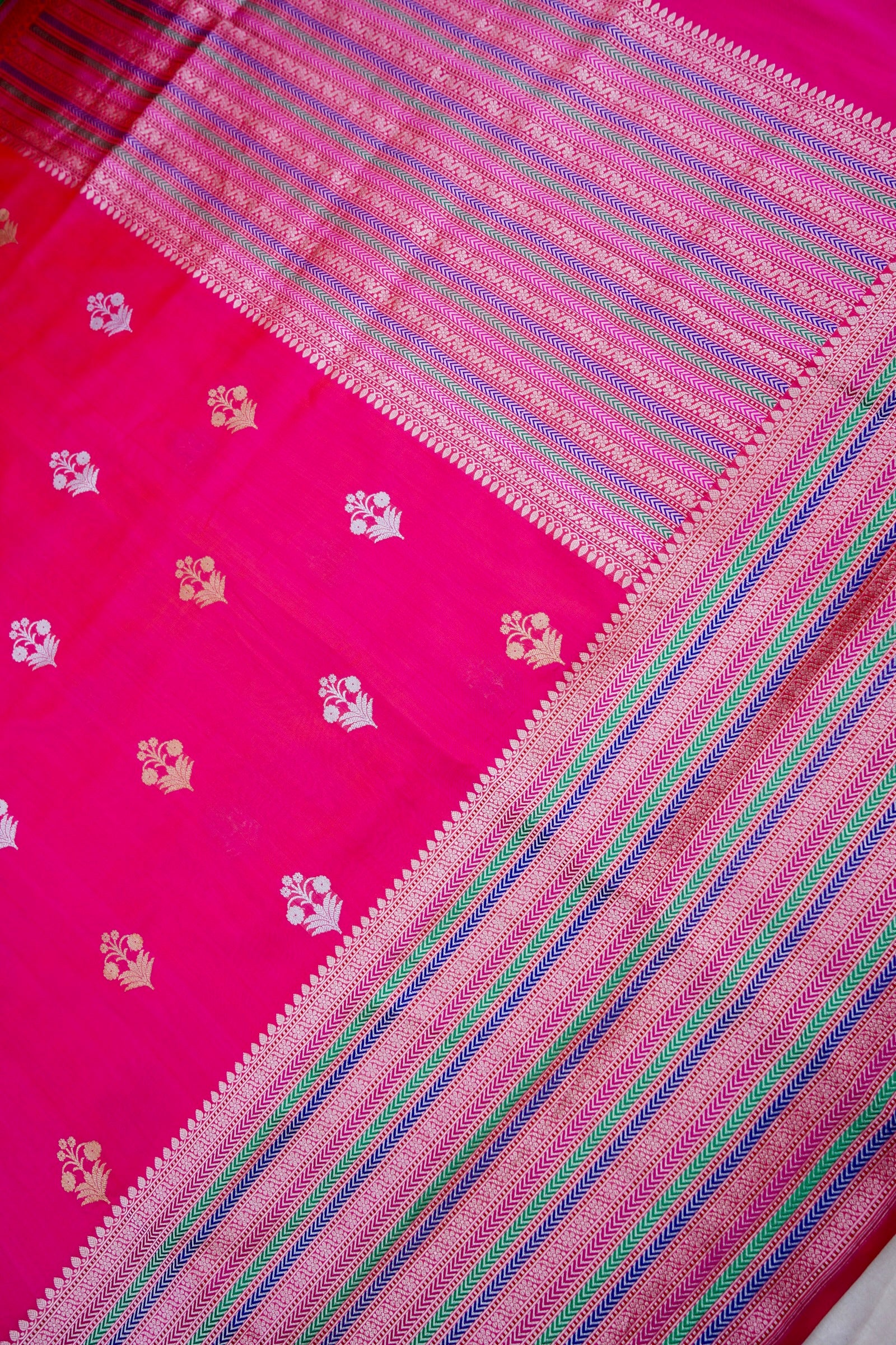Handwoven Pure Kataan Silk Kadhua Buti Banarasi Saree