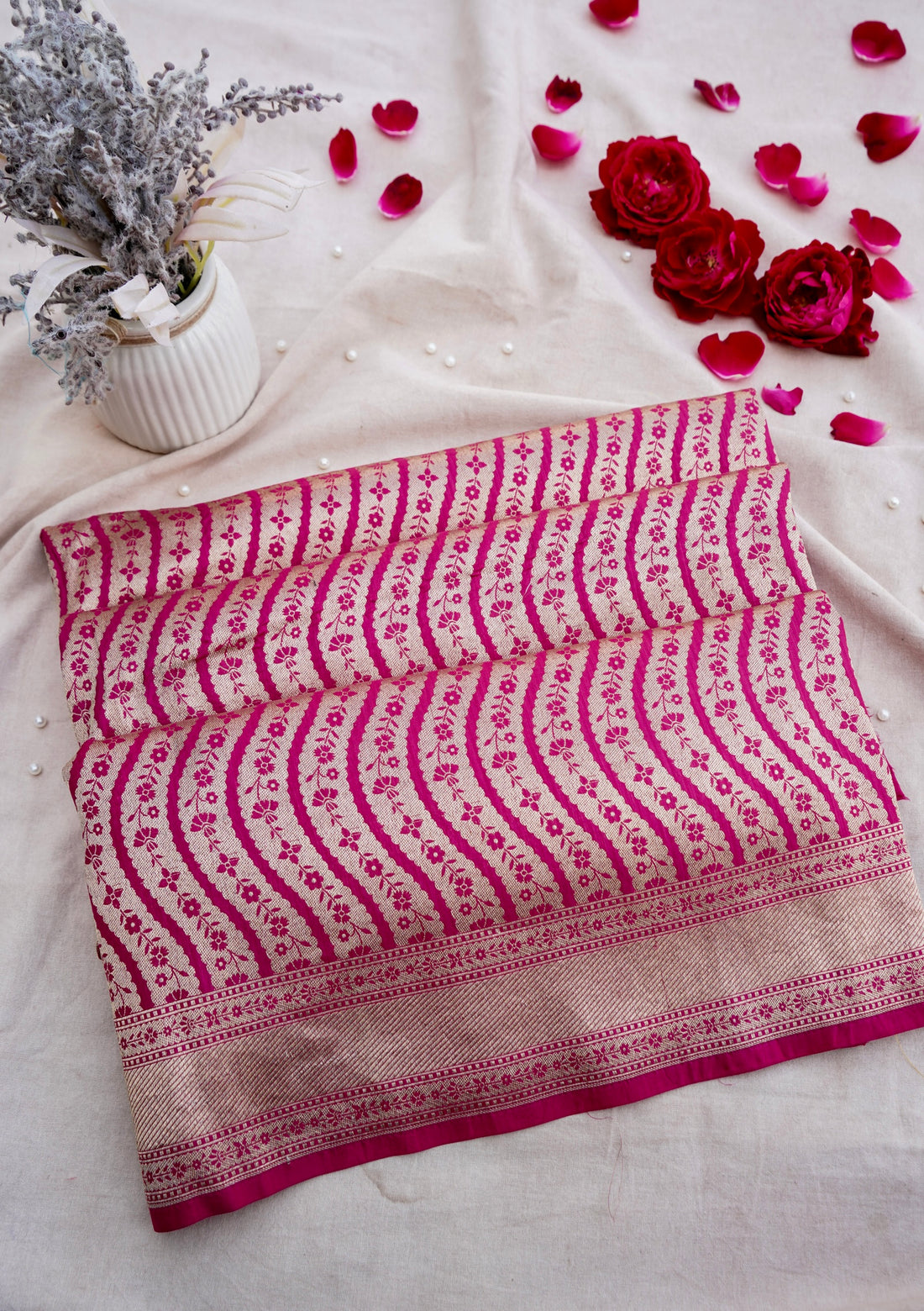 Candy Apple Red Handwoven Pure Kataan Silk Banarasi Saree