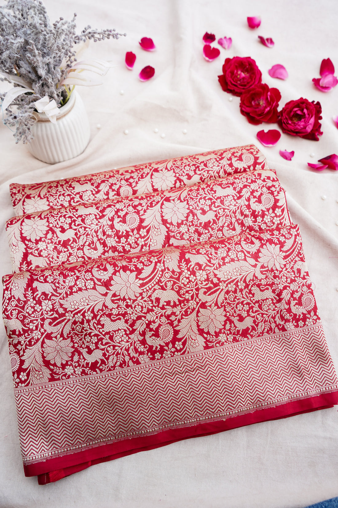 Red Handwoven Pure Kataan Silk Shikaargah Brocade Jaal Benarasi Saree.