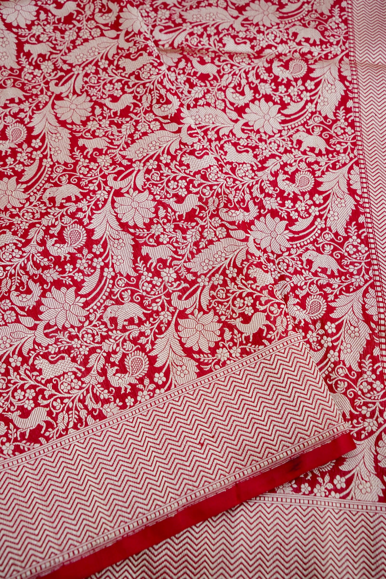 Red Handwoven Pure Kataan Silk Shikaargah Brocade Jaal Benarasi Saree.
