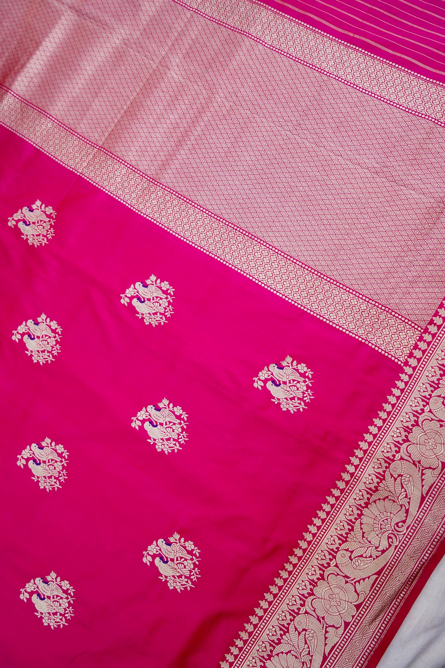 Handwoven Pure Kataan Silk Kadhua Buti Shikaargah Benarasi Saree