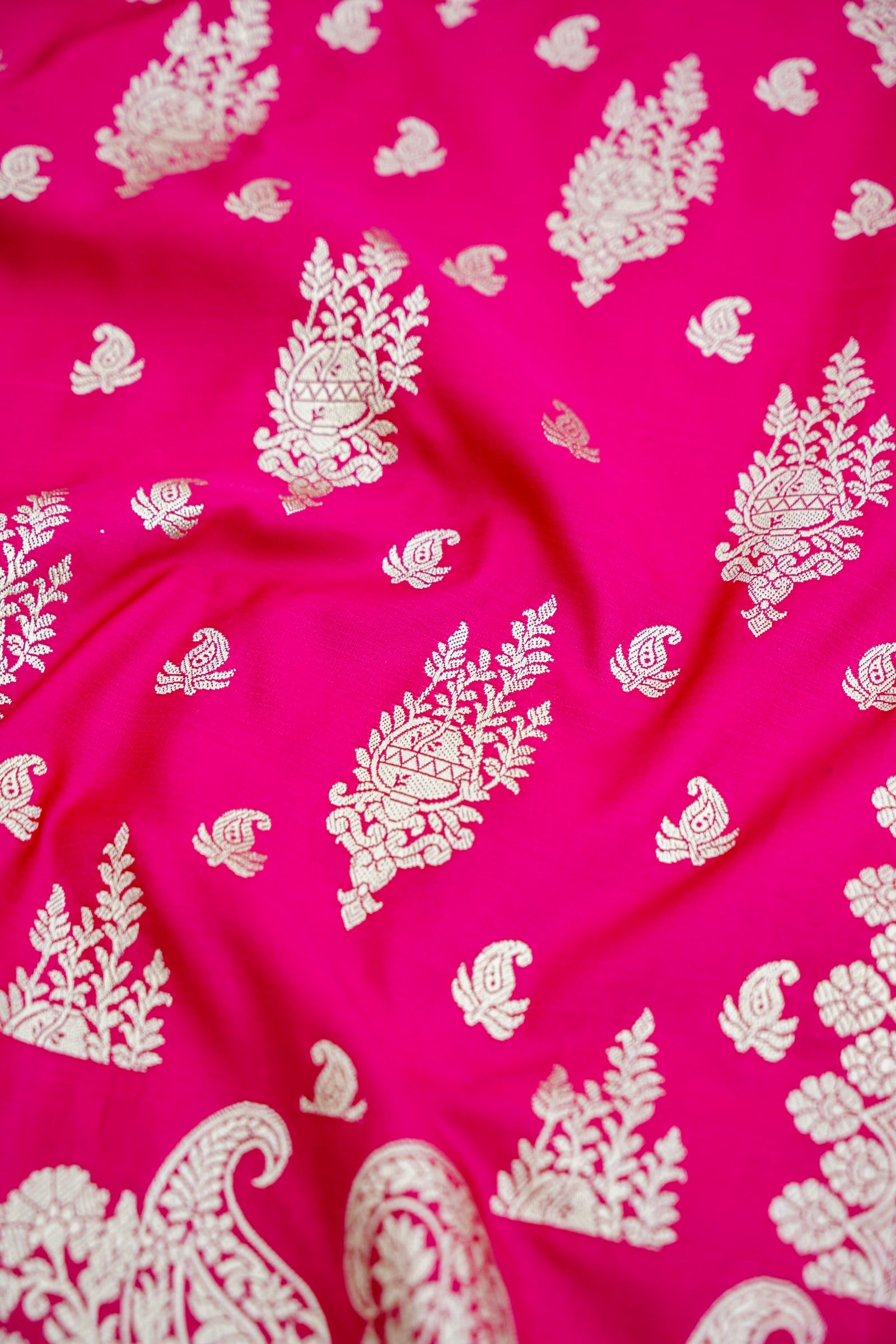 Pink Handwoven Pure Mashru Kataan Silk Buti Banarasi Saree