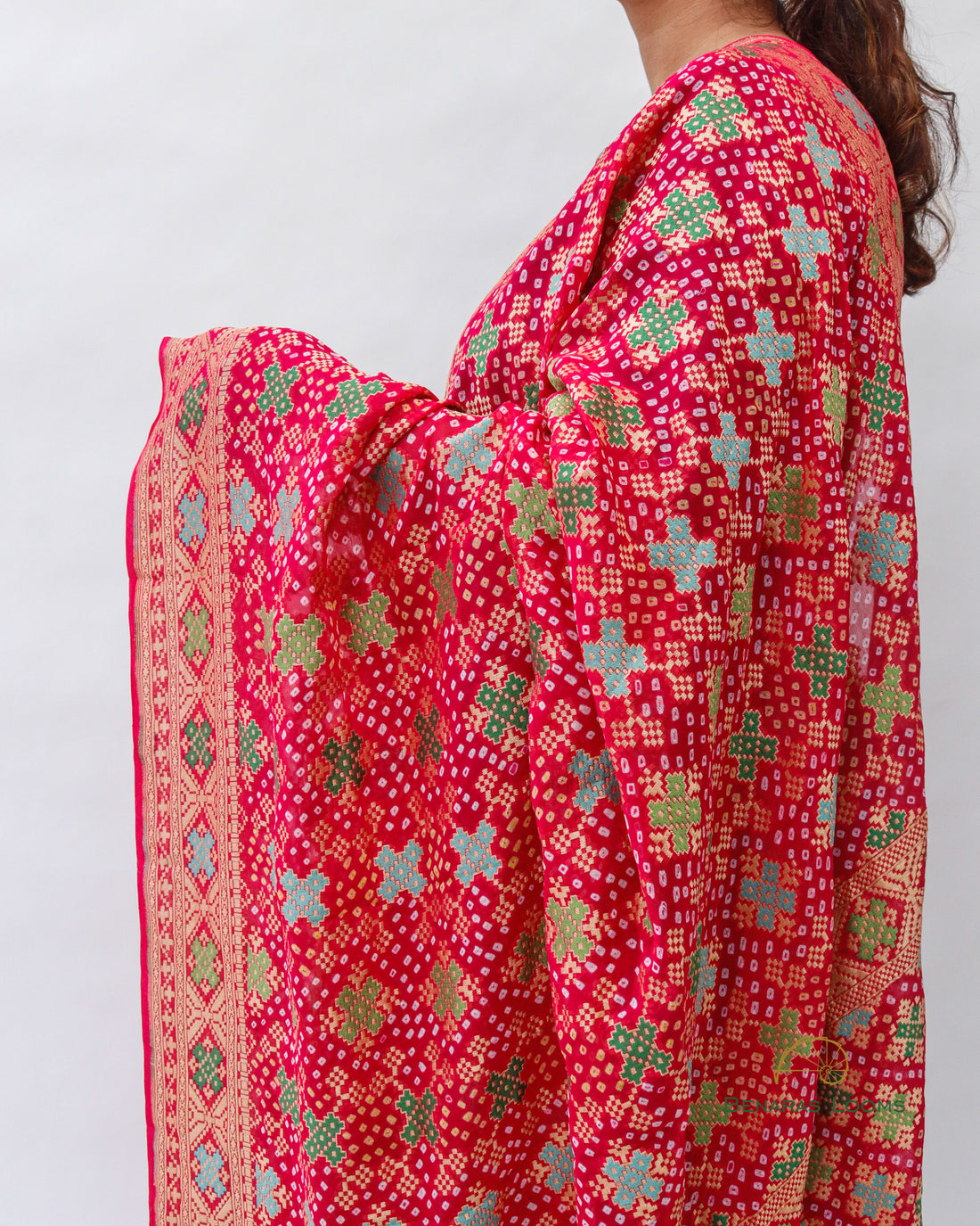 Pink Handwoven Pure Bandhani Georgette Benarasi Dupatta