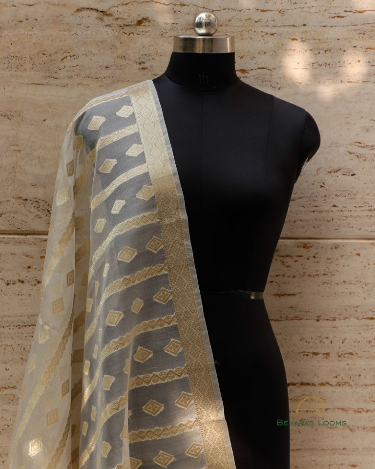 Handwoven Pure Kora Silk Handwoven Benarasi Dyebale Dupatta