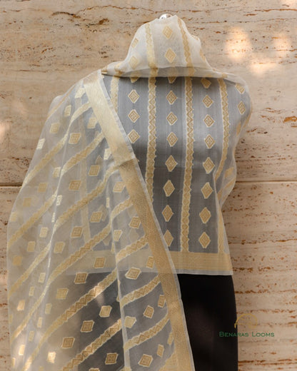 Handwoven Pure Kora Silk Handwoven Benarasi Dyebale Dupatta